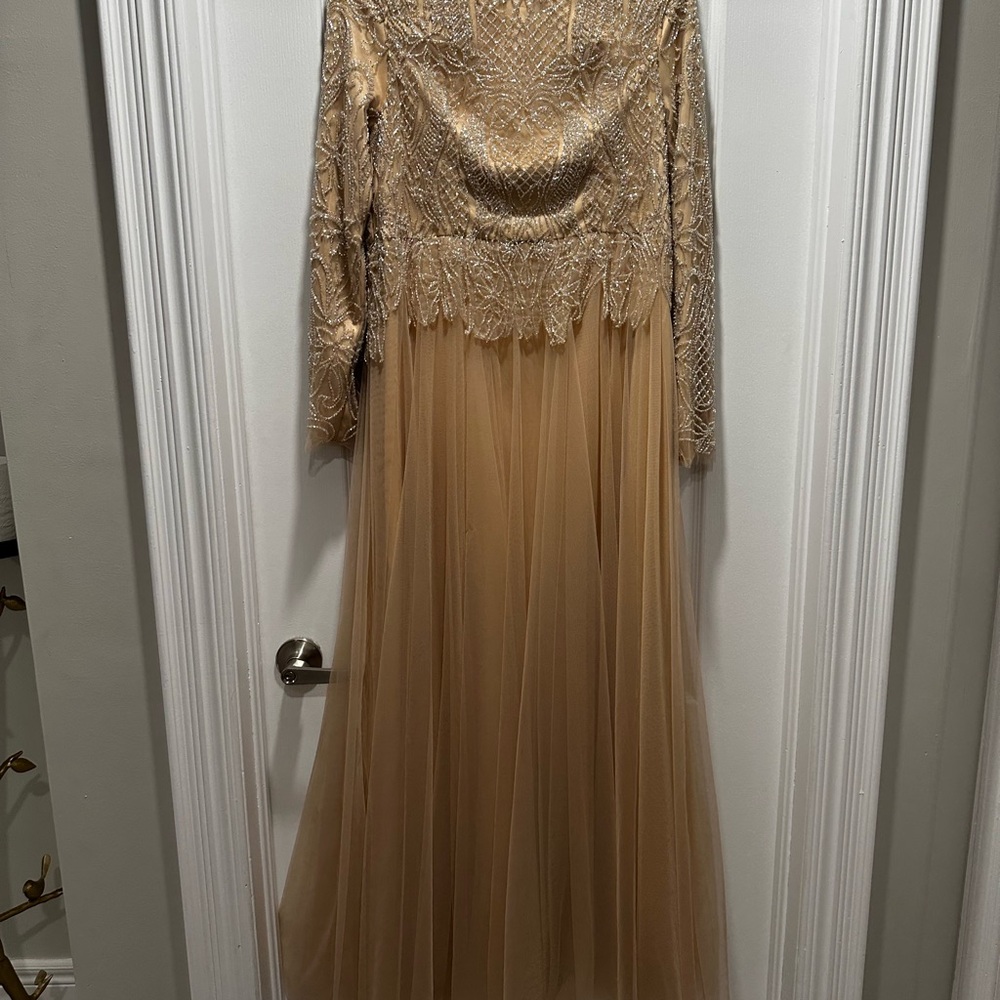 Elegant Gold Lace Evening Gown